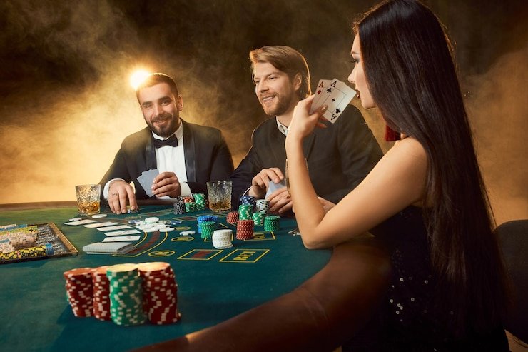 Meja Caribbean Stud Poker live-dealer di platform olotogel dengan kartu dan dealer profesional